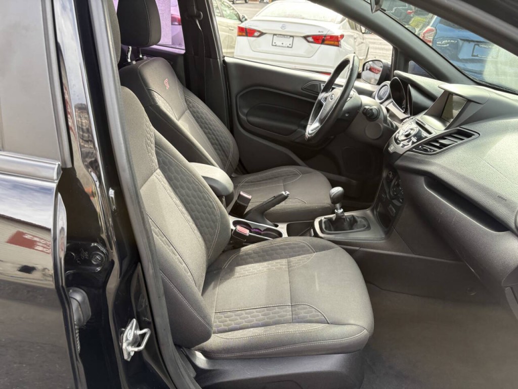 2017 Ford Fiesta Image 29