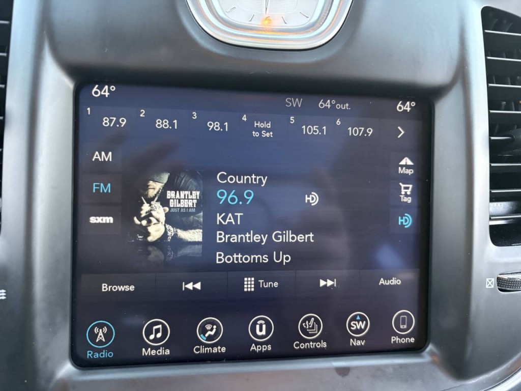 2017 Chrysler 300 Image 19