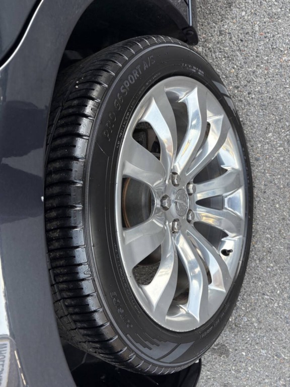 2017 Chrysler 300 Image 35