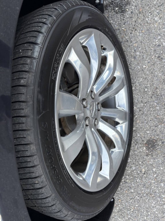 2017 Chrysler 300 Image 37