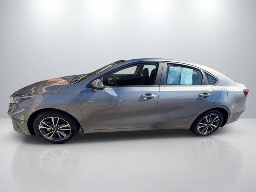 2023 Kia Forte Image 4