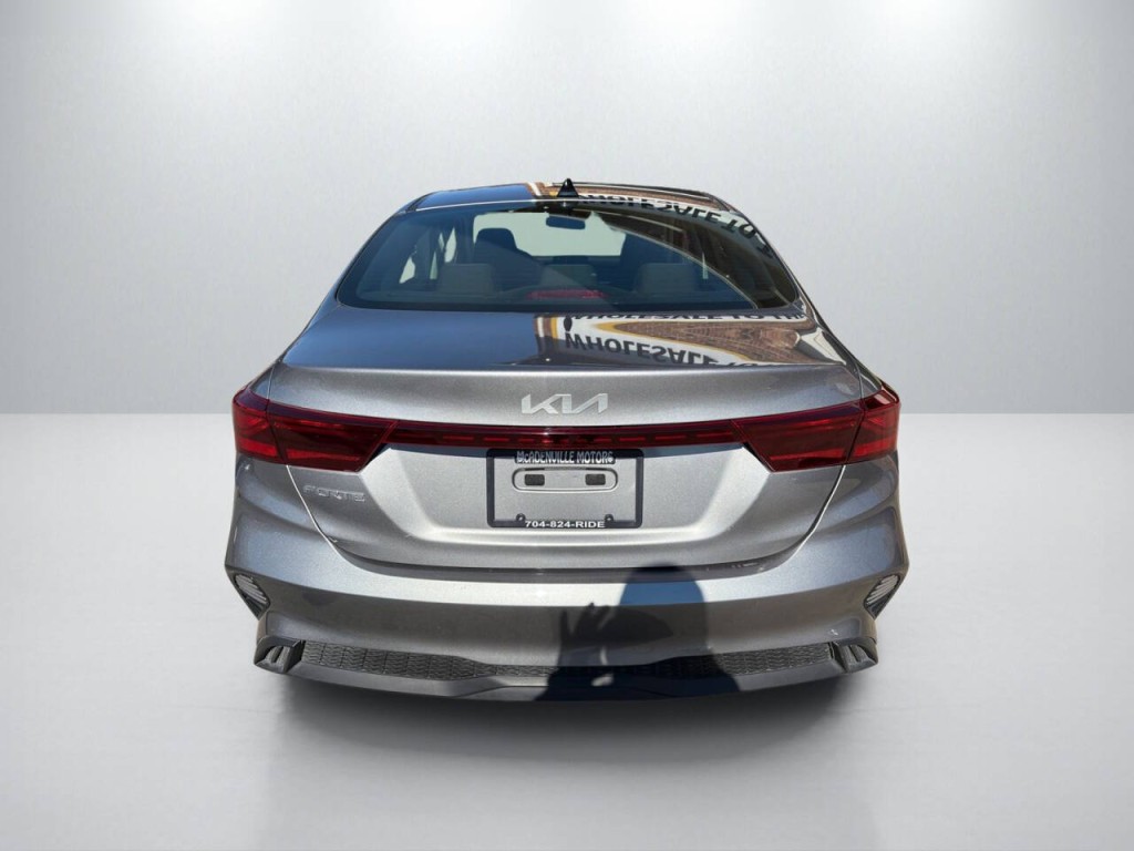 2023 Kia Forte Image 6