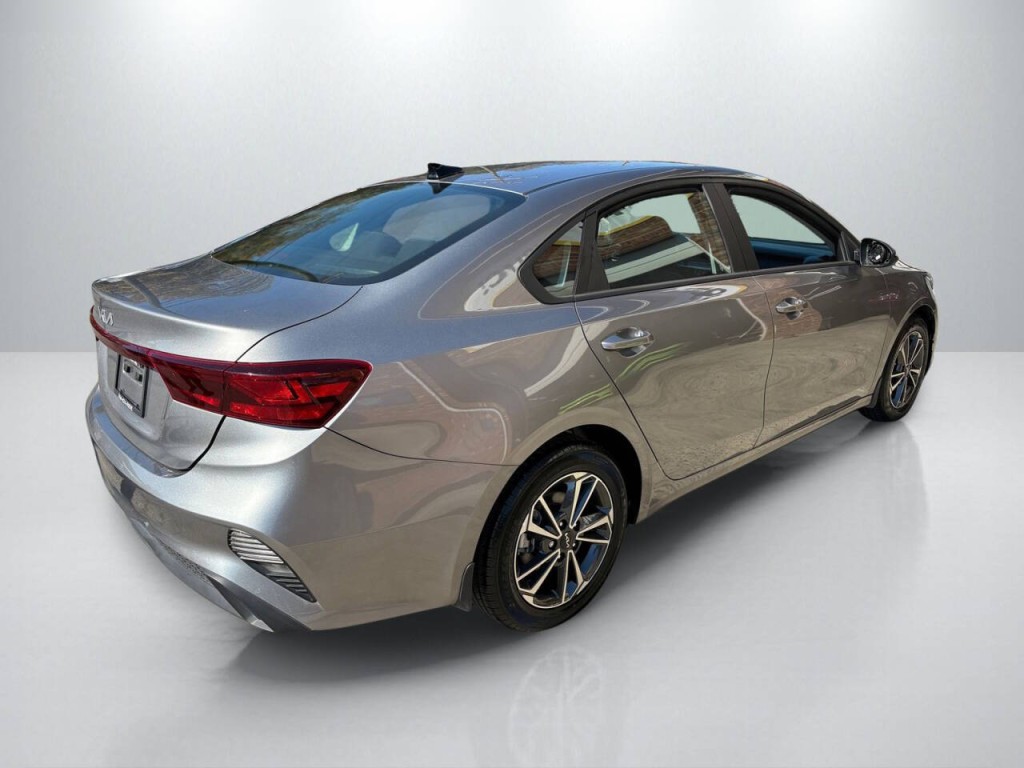 2023 Kia Forte Image 7