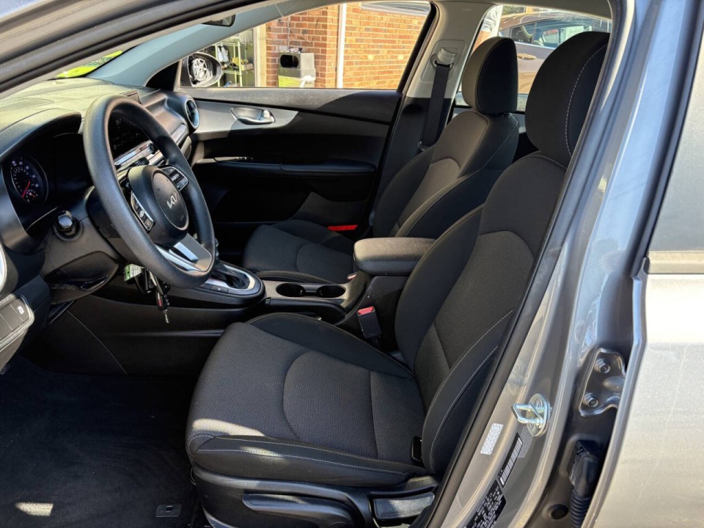 2023 Kia Forte Image 10