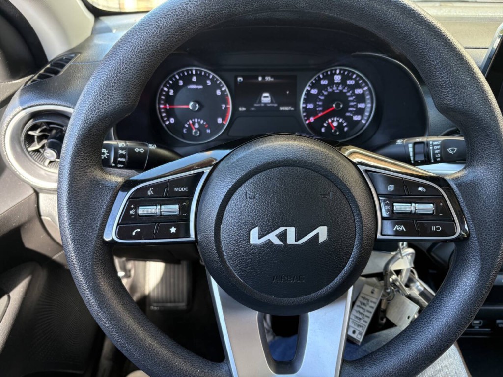 2023 Kia Forte Image 12