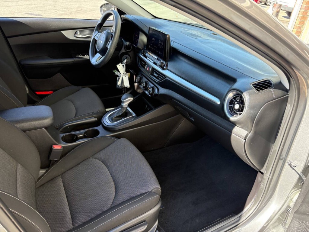 2023 Kia Forte Image 25