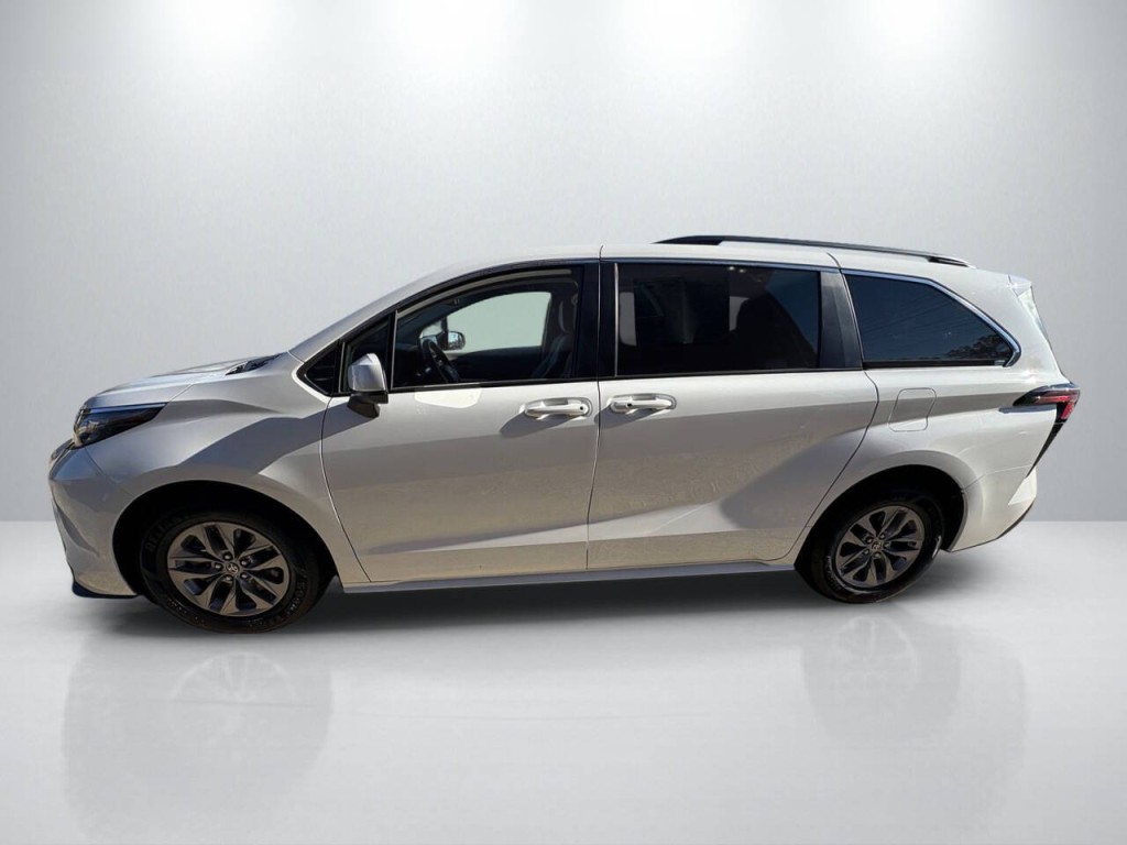 2022 Toyota Sienna Image 4