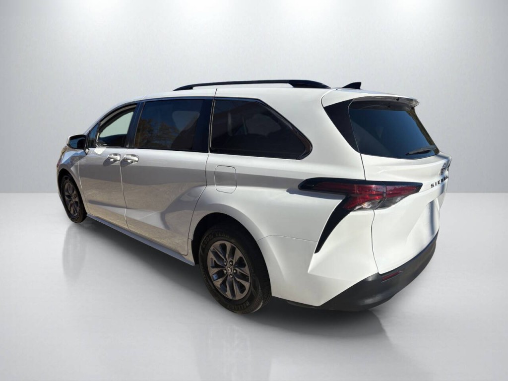 2022 Toyota Sienna Image 5