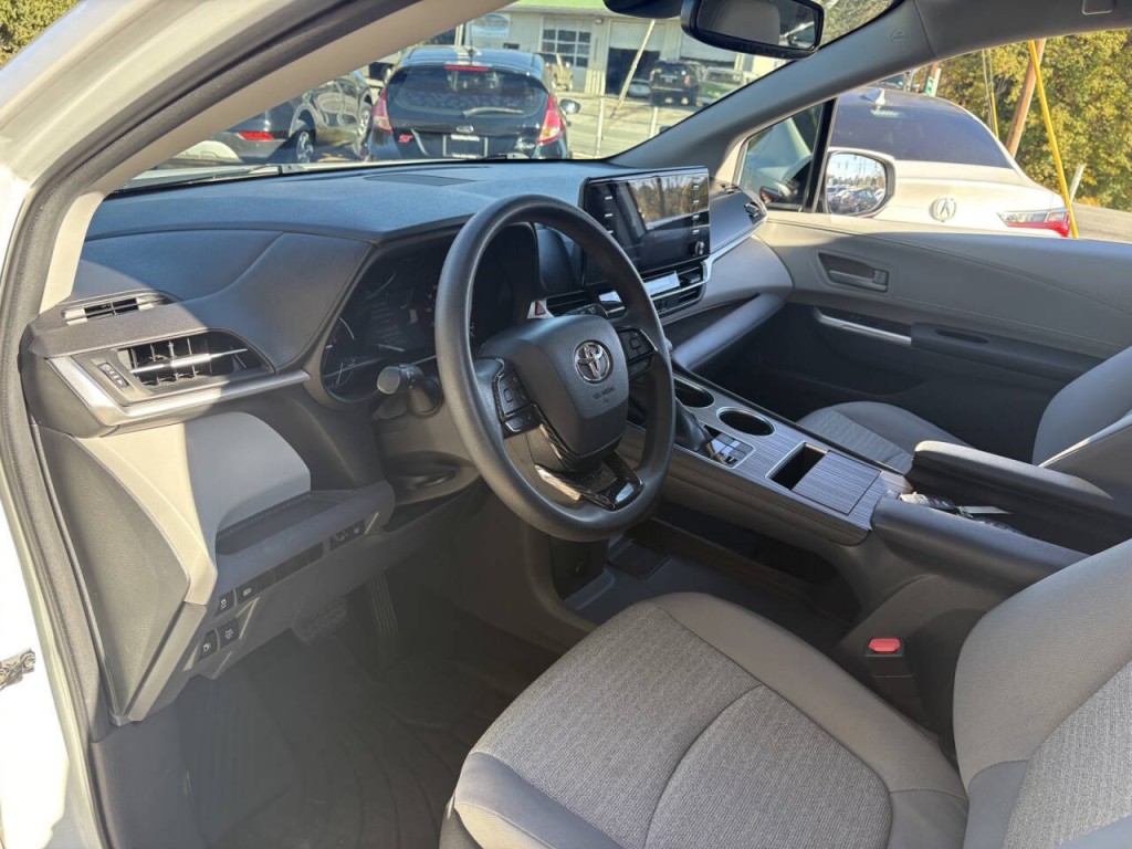 2022 Toyota Sienna Image 13