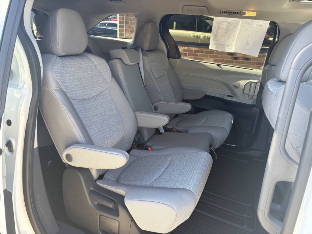2022 Toyota Sienna Image 33