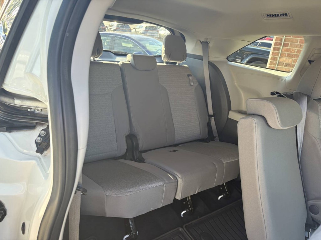 2022 Toyota Sienna Image 34