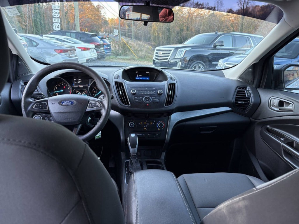 2019 Ford Escape Image 17