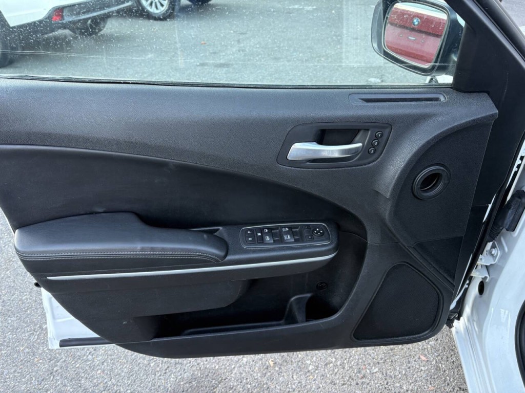 2021 Dodge Charger Image 9