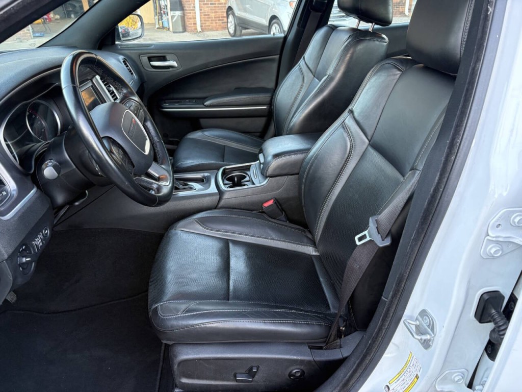 2021 Dodge Charger Image 12