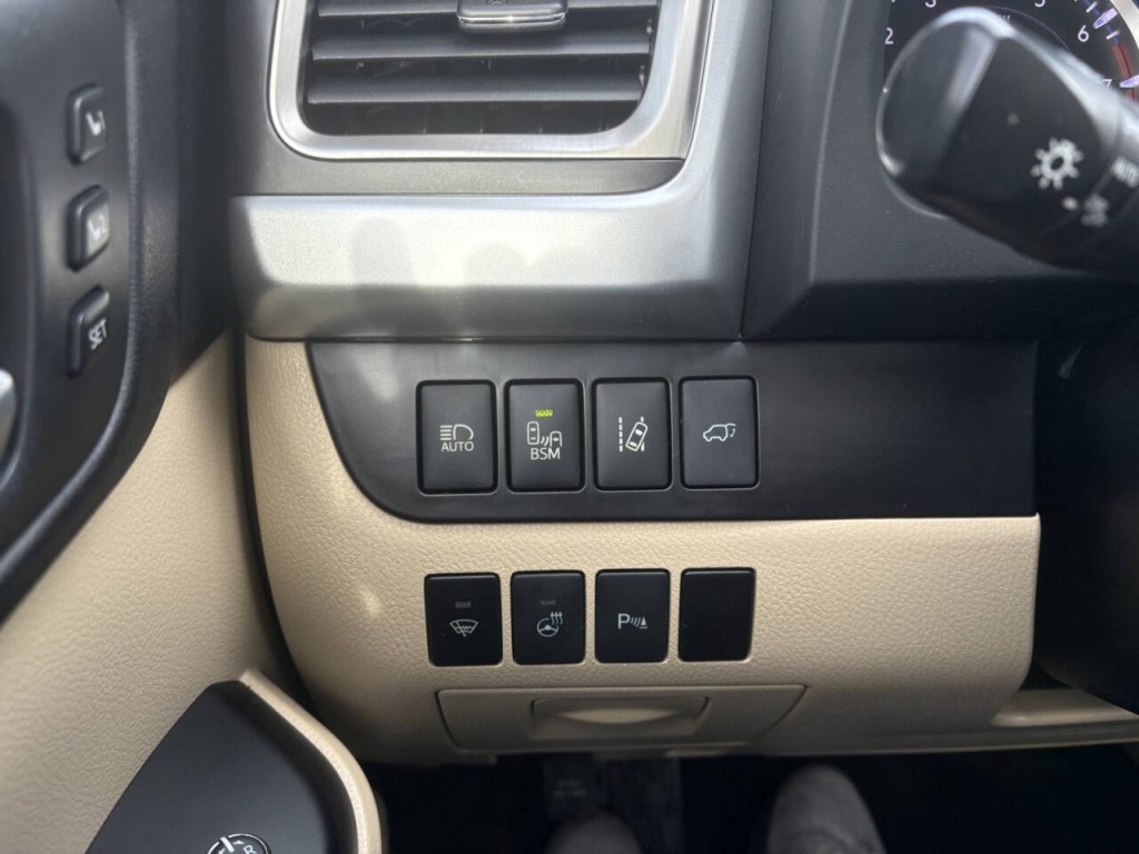 2016 Toyota Highlander Image 14