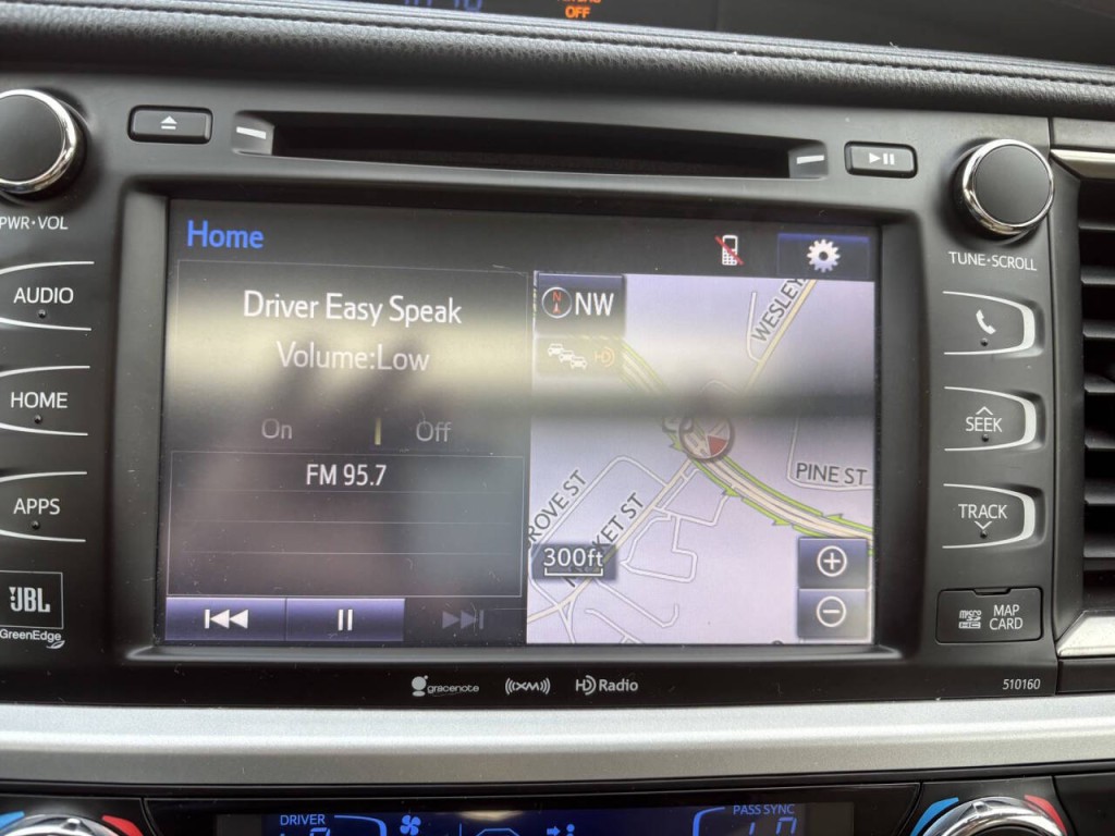 2016 Toyota Highlander Image 19