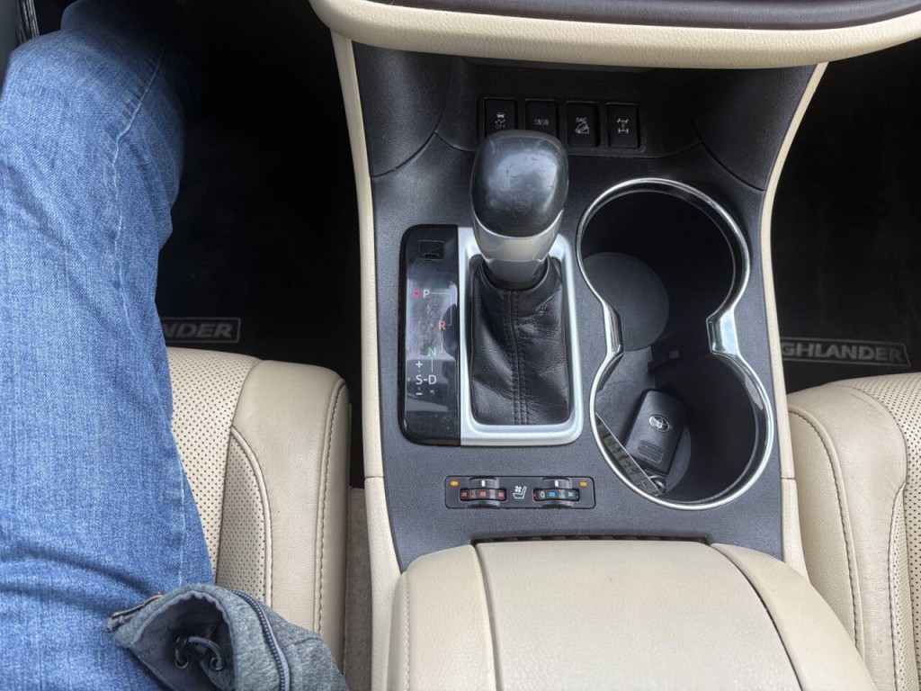 2016 Toyota Highlander Image 22