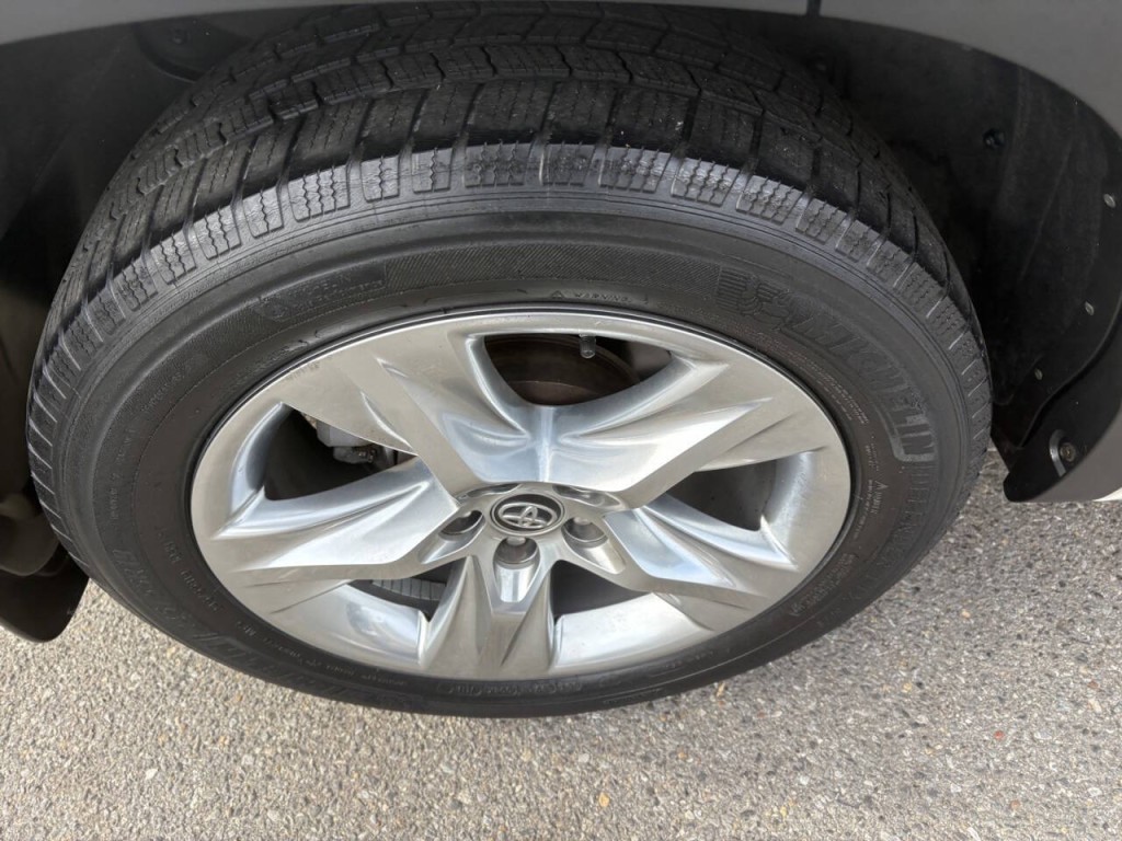 2016 Toyota Highlander Image 38