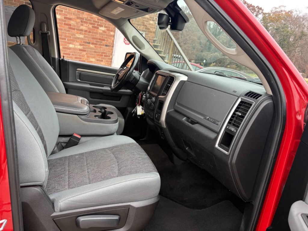 2017 RAM 1500 Image 31