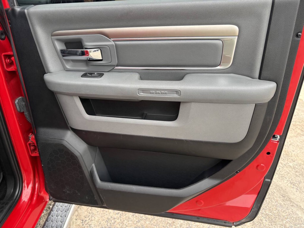 2017 RAM 1500 Image 32