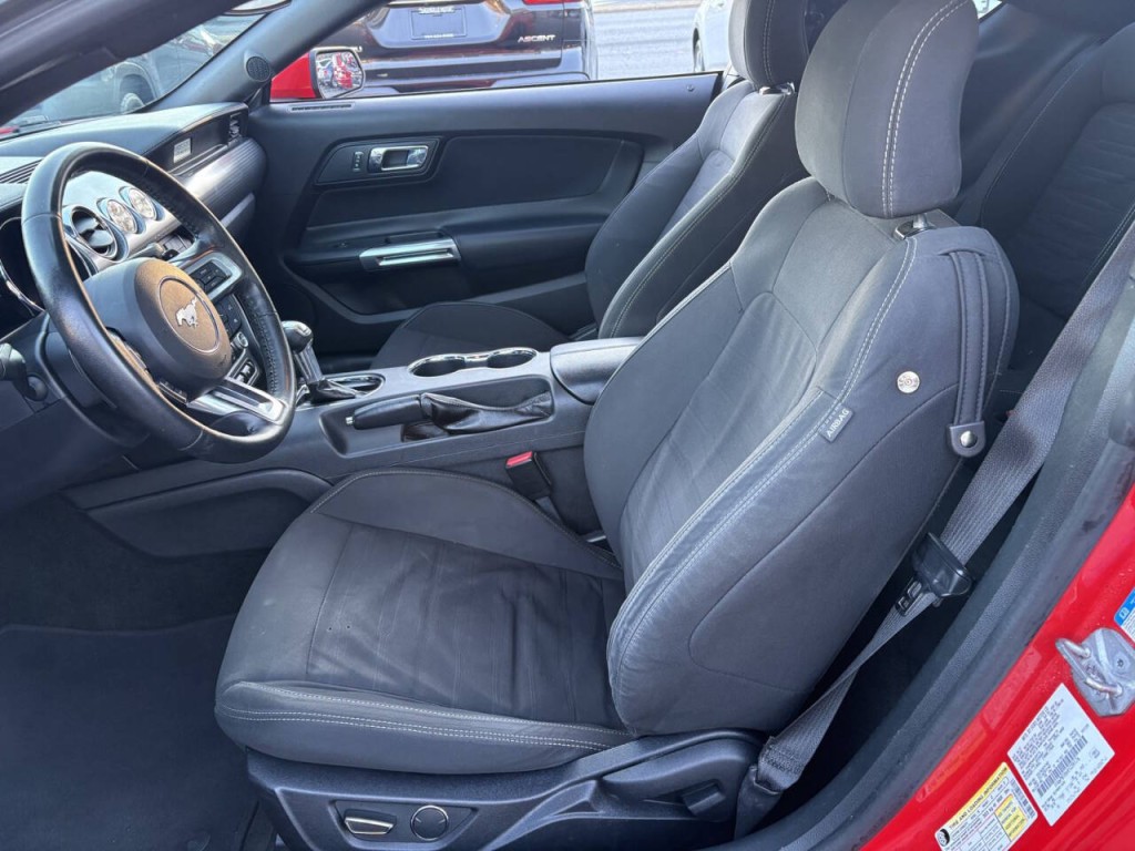 2017 Ford Mustang Image 10