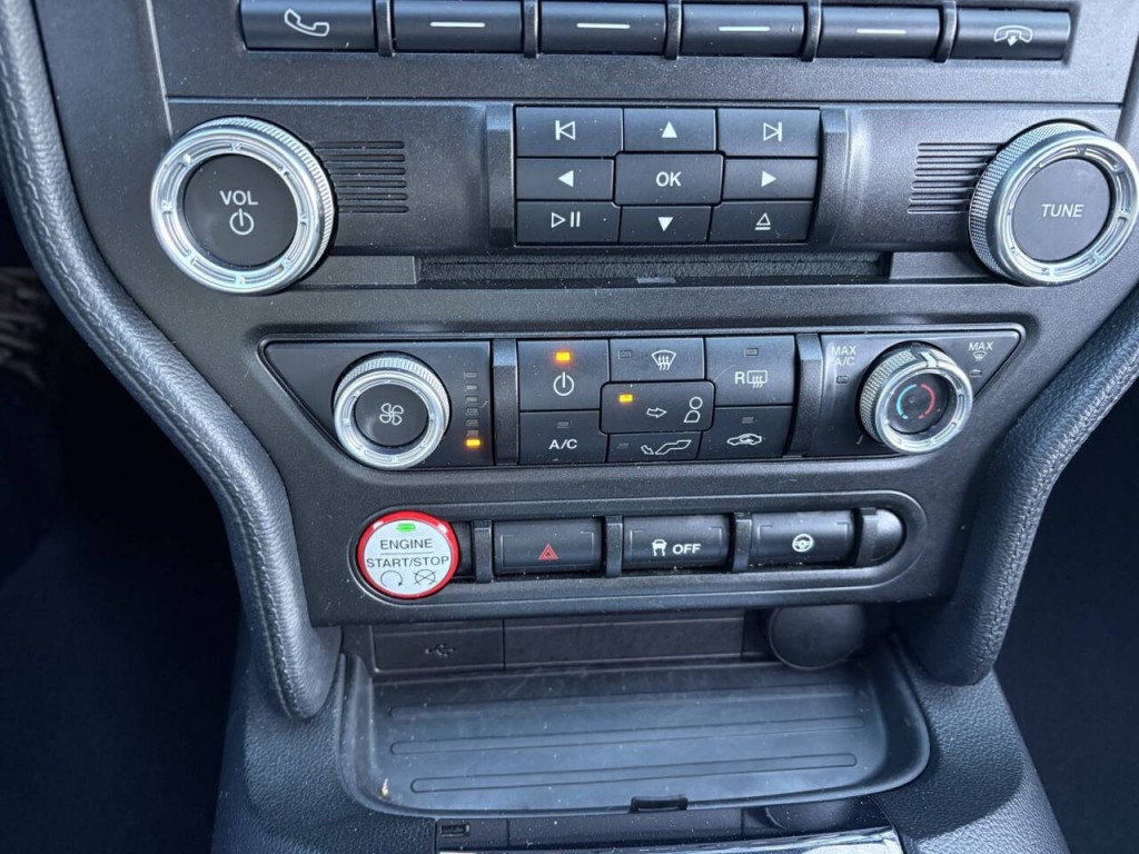 2017 Ford Mustang Image 18