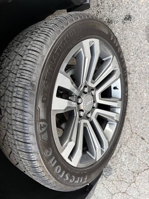 2019 GMC Yukon Image 38