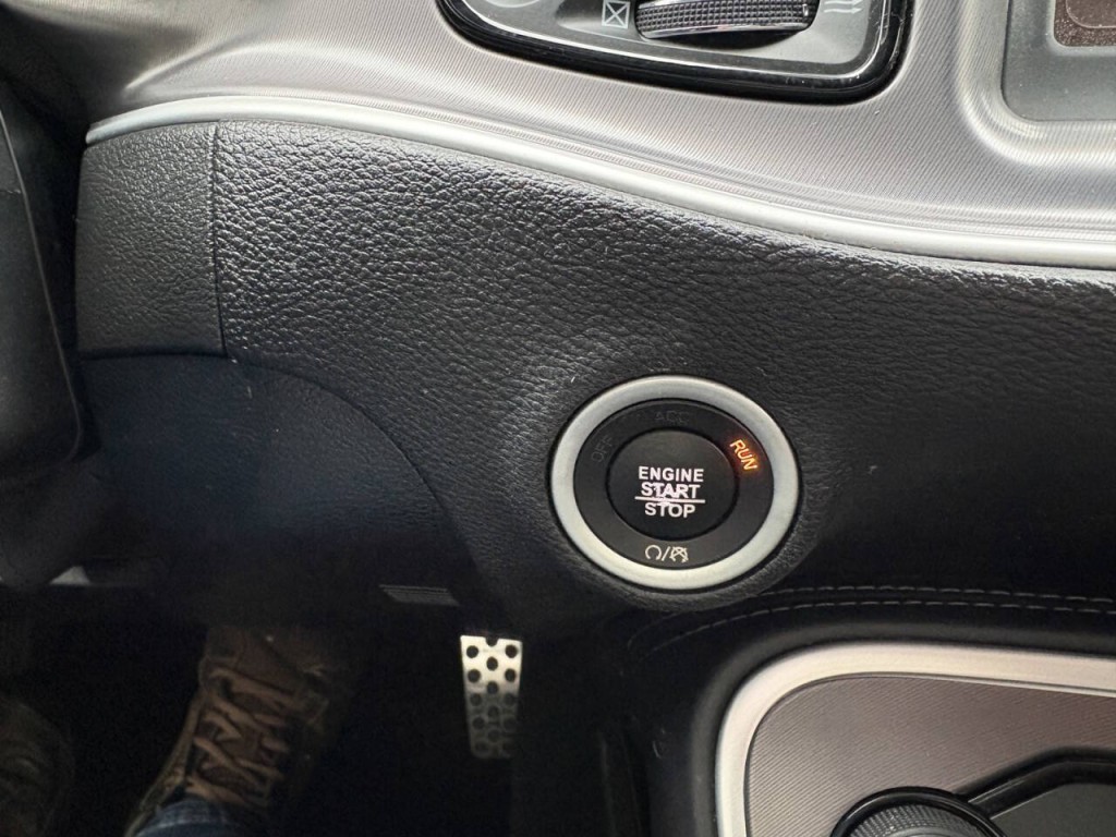 2020 Dodge Challenger Image 19