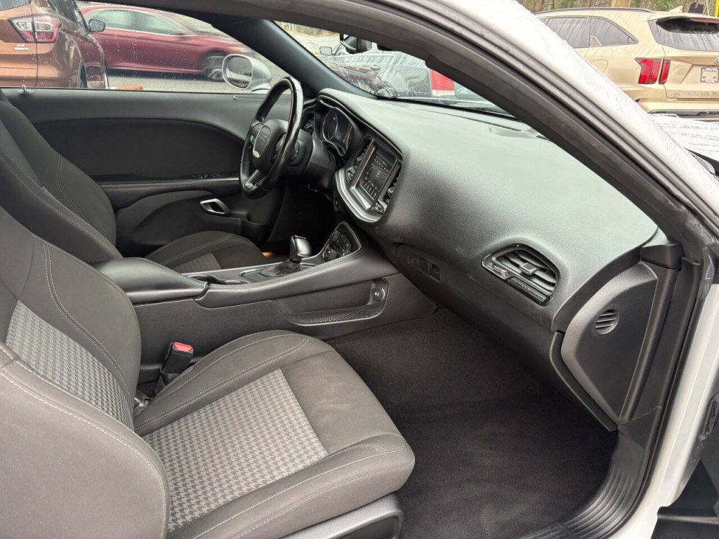 2020 Dodge Challenger Image 25