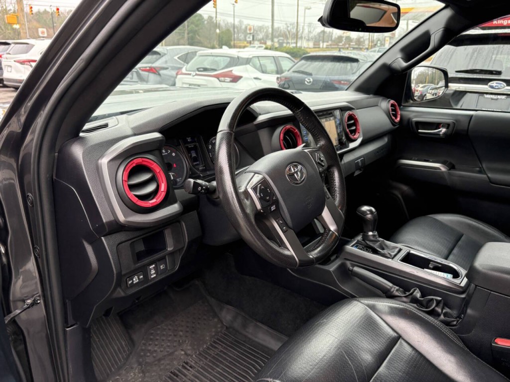2019 Toyota Tacoma Image 11