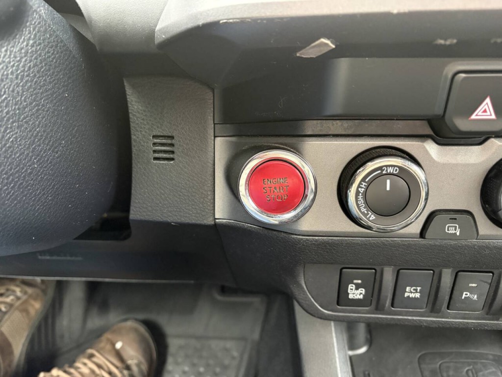 2019 Toyota Tacoma Image 16