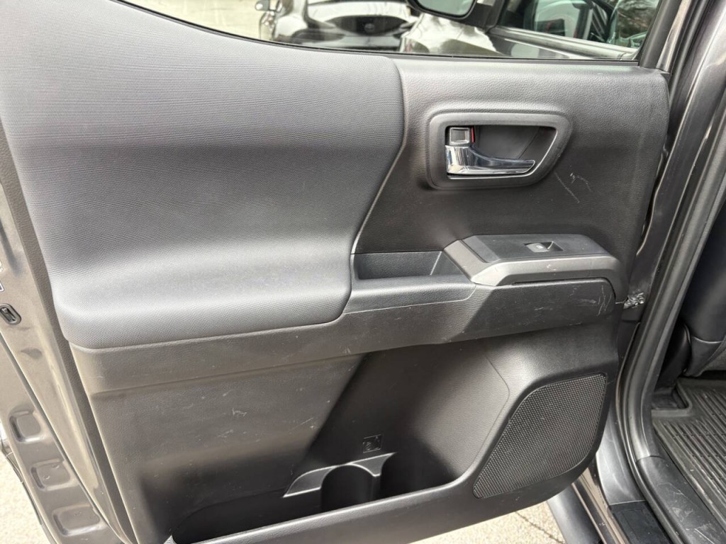 2019 Toyota Tacoma Image 22