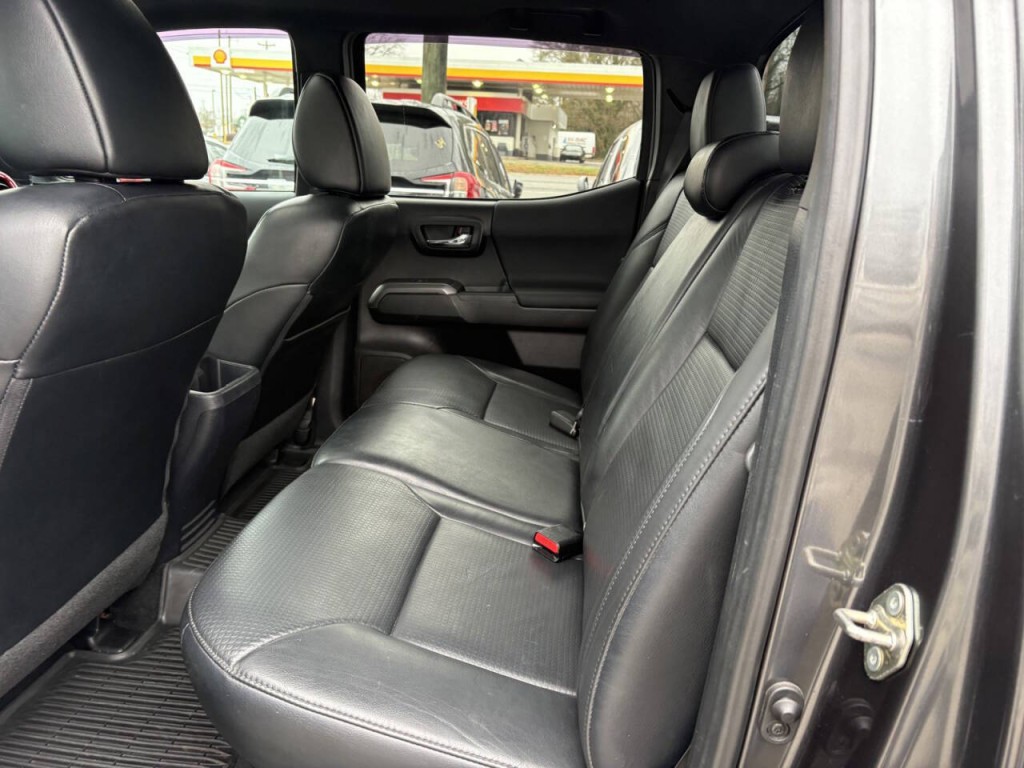 2019 Toyota Tacoma Image 23