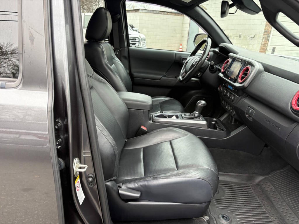 2019 Toyota Tacoma Image 26