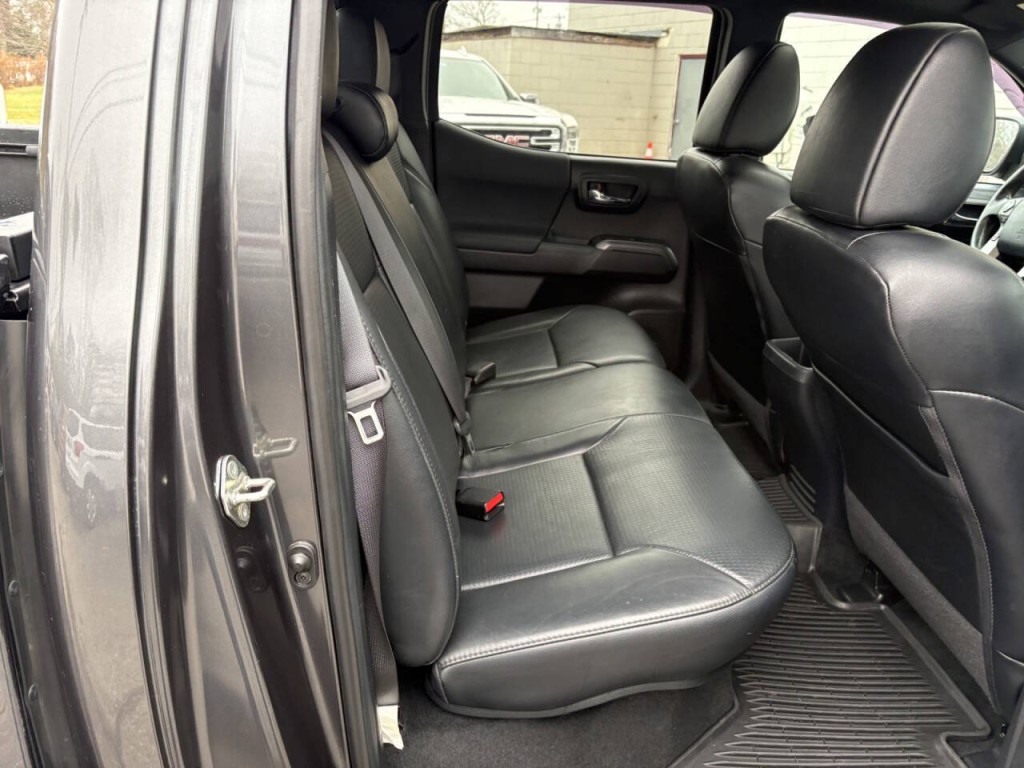 2019 Toyota Tacoma Image 29