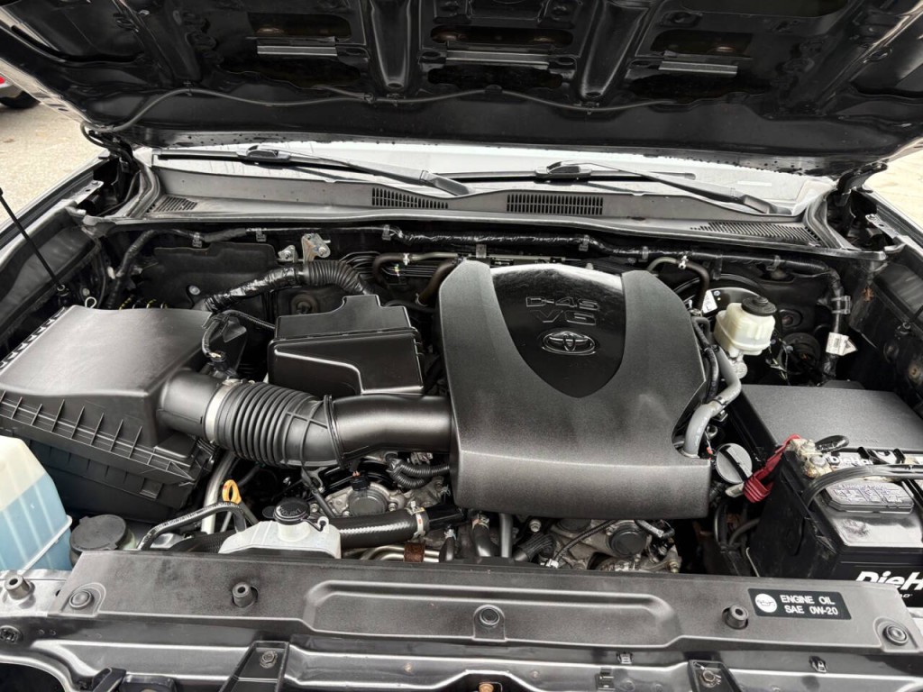 2019 Toyota Tacoma Image 30