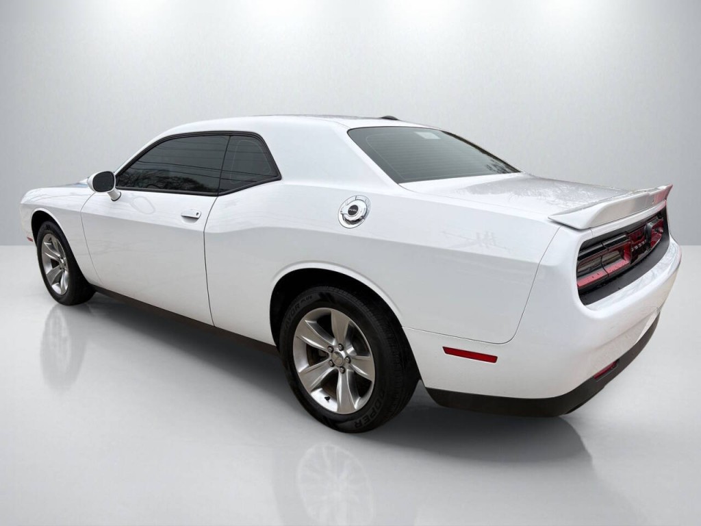 2021 Dodge Challenger Image 5