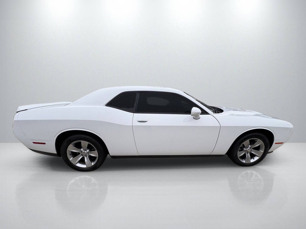 2021 Dodge Challenger Image 8