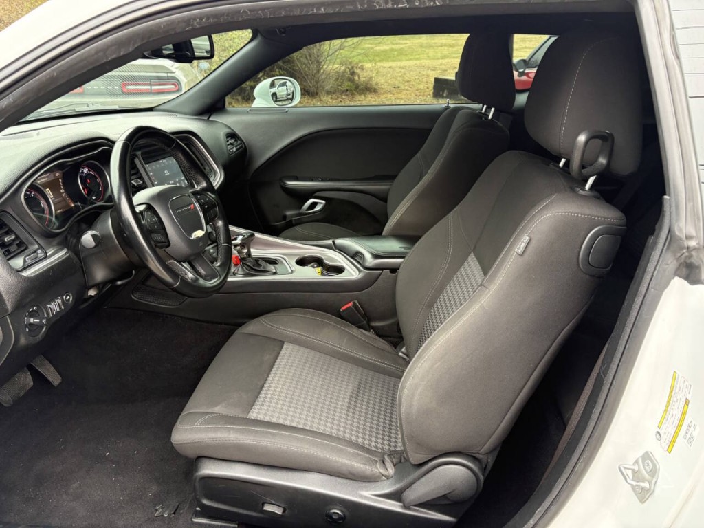 2021 Dodge Challenger Image 10
