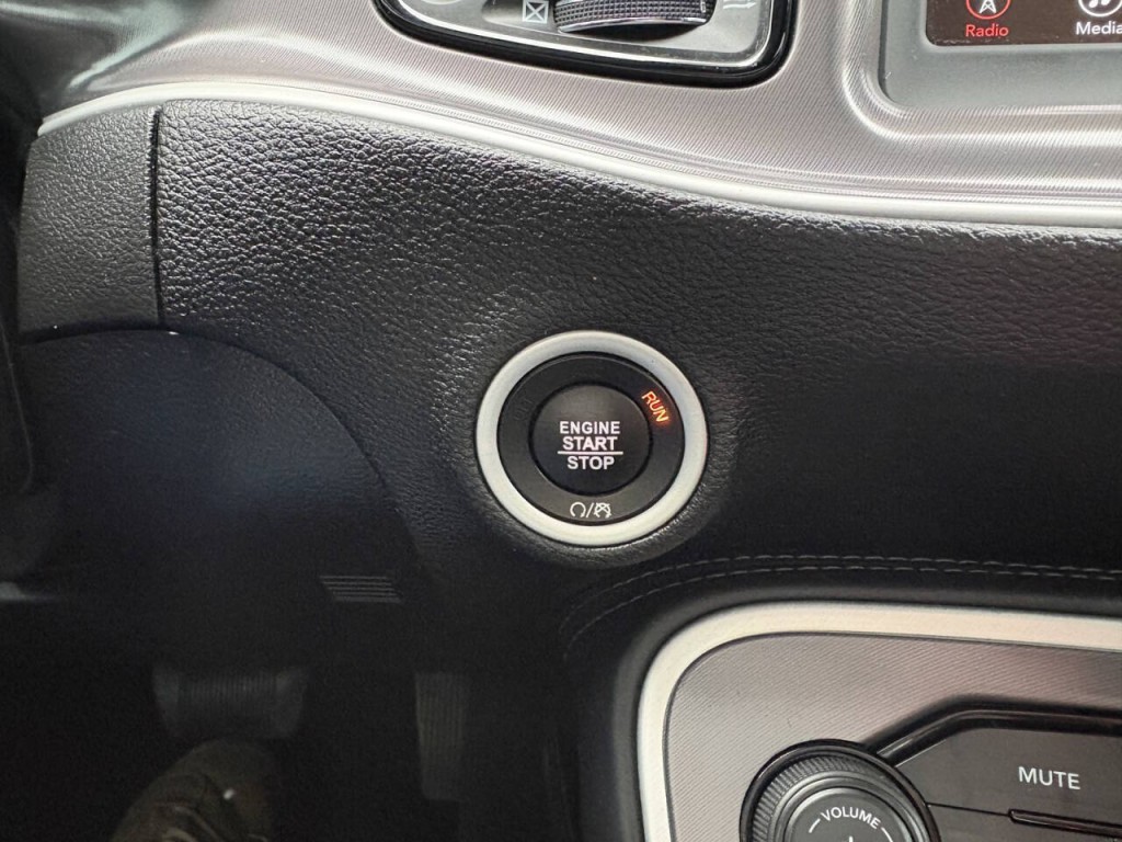 2021 Dodge Challenger Image 16