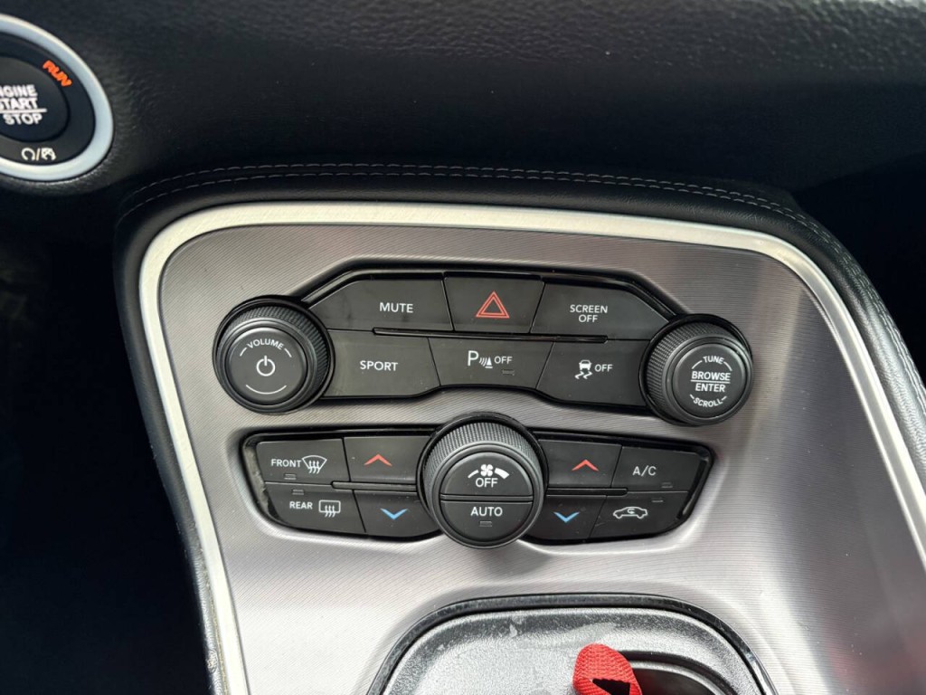 2021 Dodge Challenger Image 19