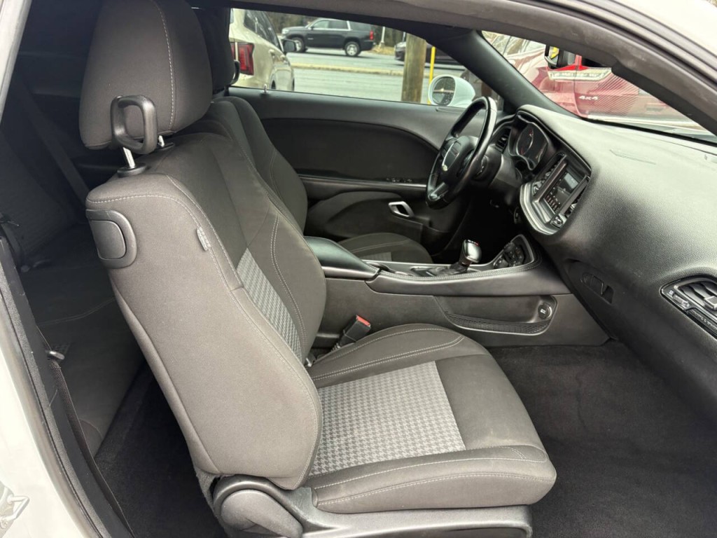 2021 Dodge Challenger Image 22