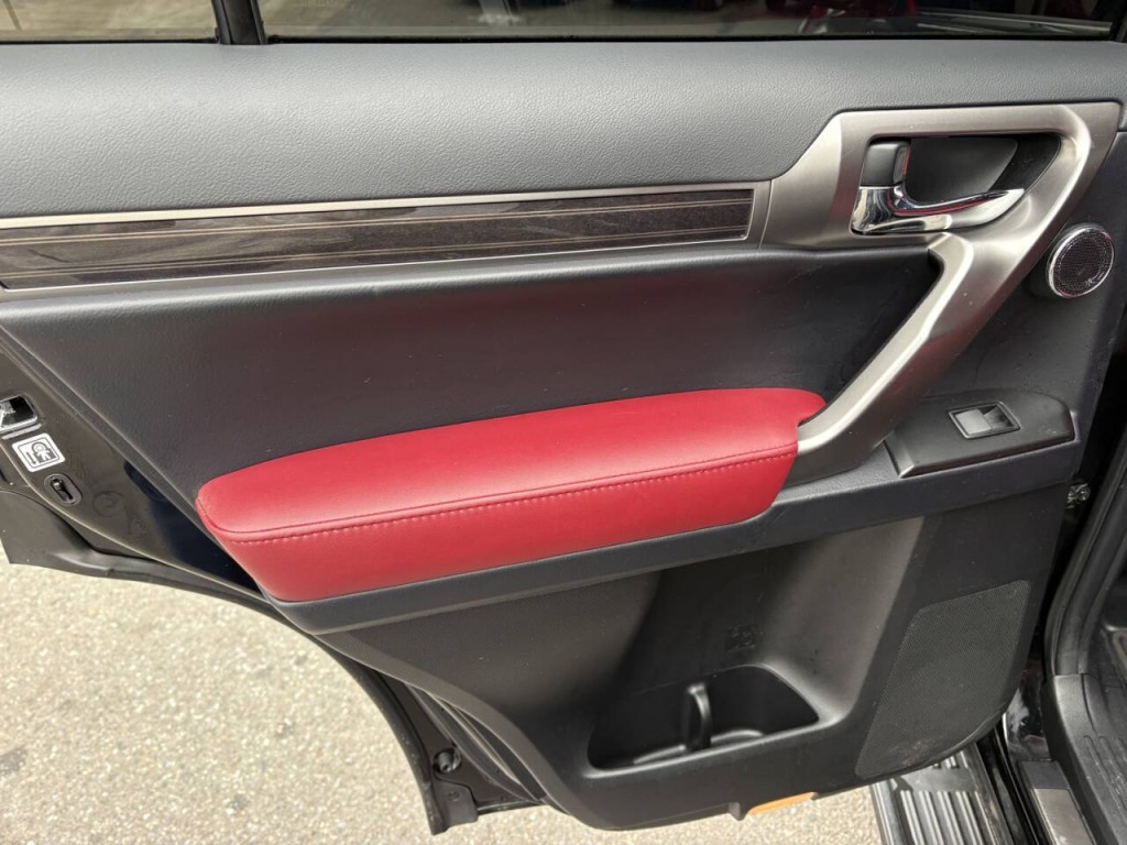 2022 Lexus GX 460 Image 28