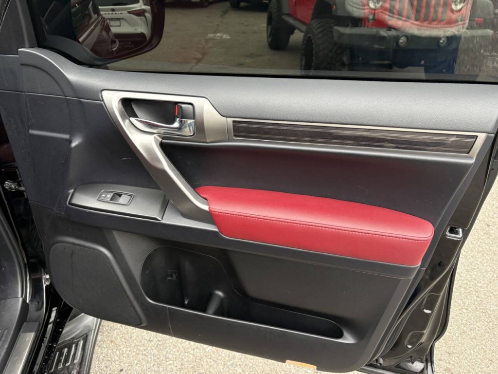 2022 Lexus GX 460 Image 32