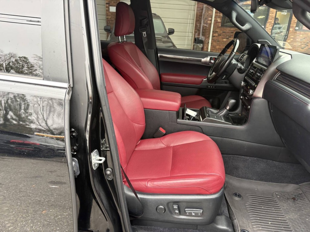 2022 Lexus GX 460 Image 33