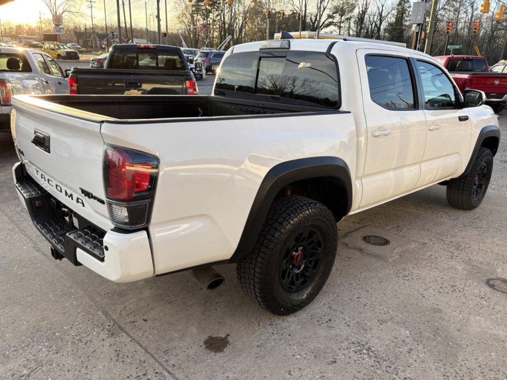 2019 Toyota Tacoma Image 9
