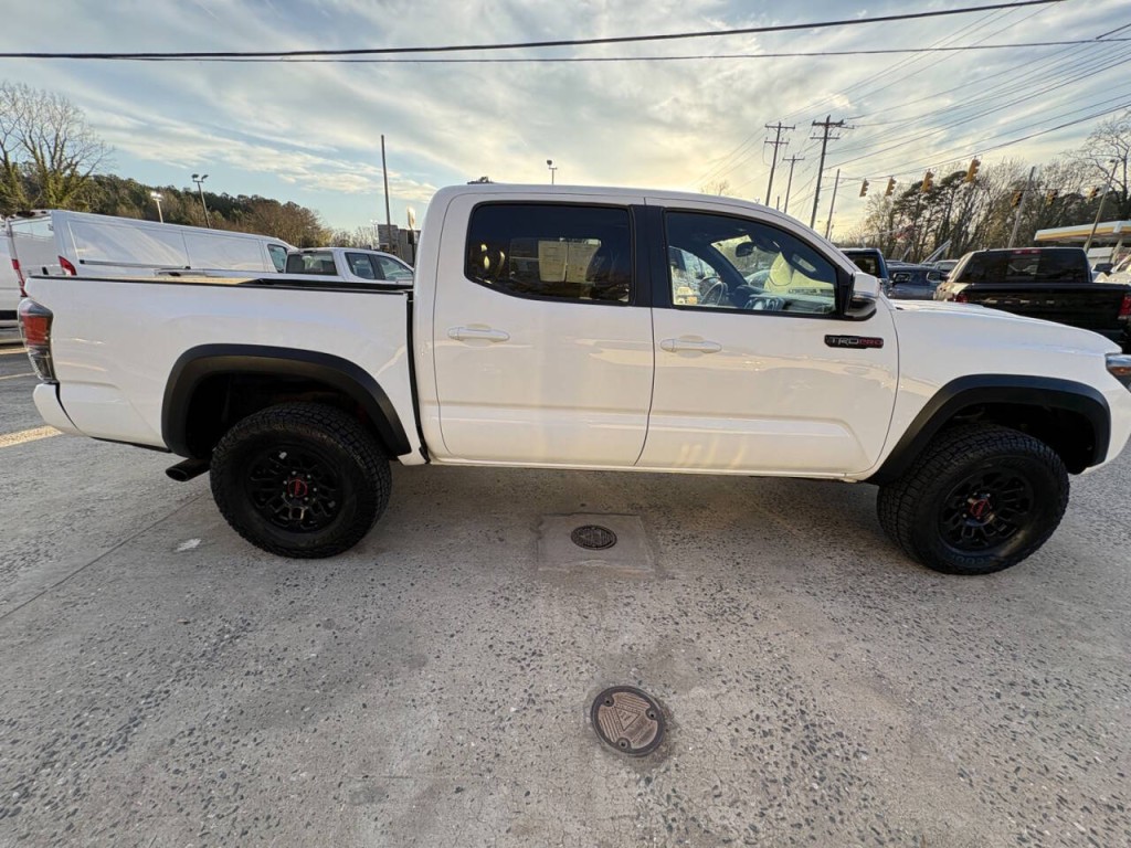 2019 Toyota Tacoma Image 10