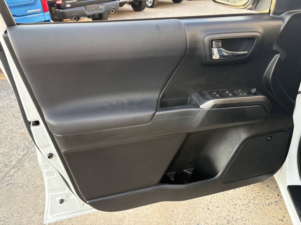 2019 Toyota Tacoma Image 11