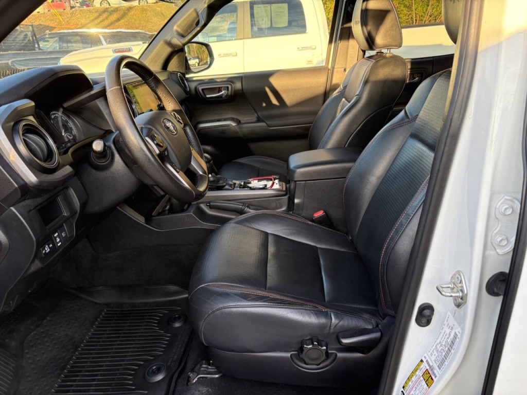 2019 Toyota Tacoma Image 12