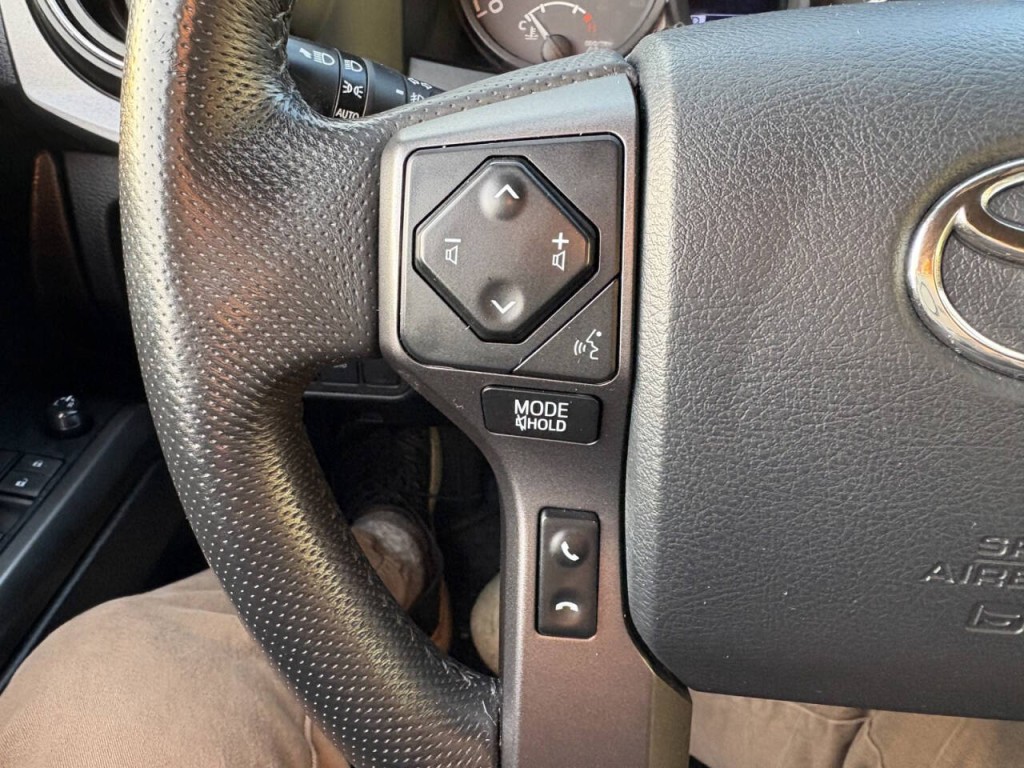 2019 Toyota Tacoma Image 16